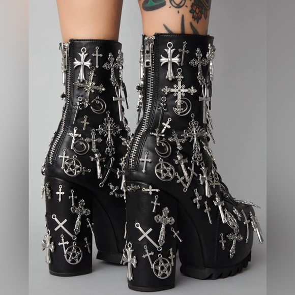✨🆕Dolls Kill Shoes!BN!NEVER WORN!Idol Worship Charm Boots Sz 8 SOLD OUT! - Picture 7 of 9